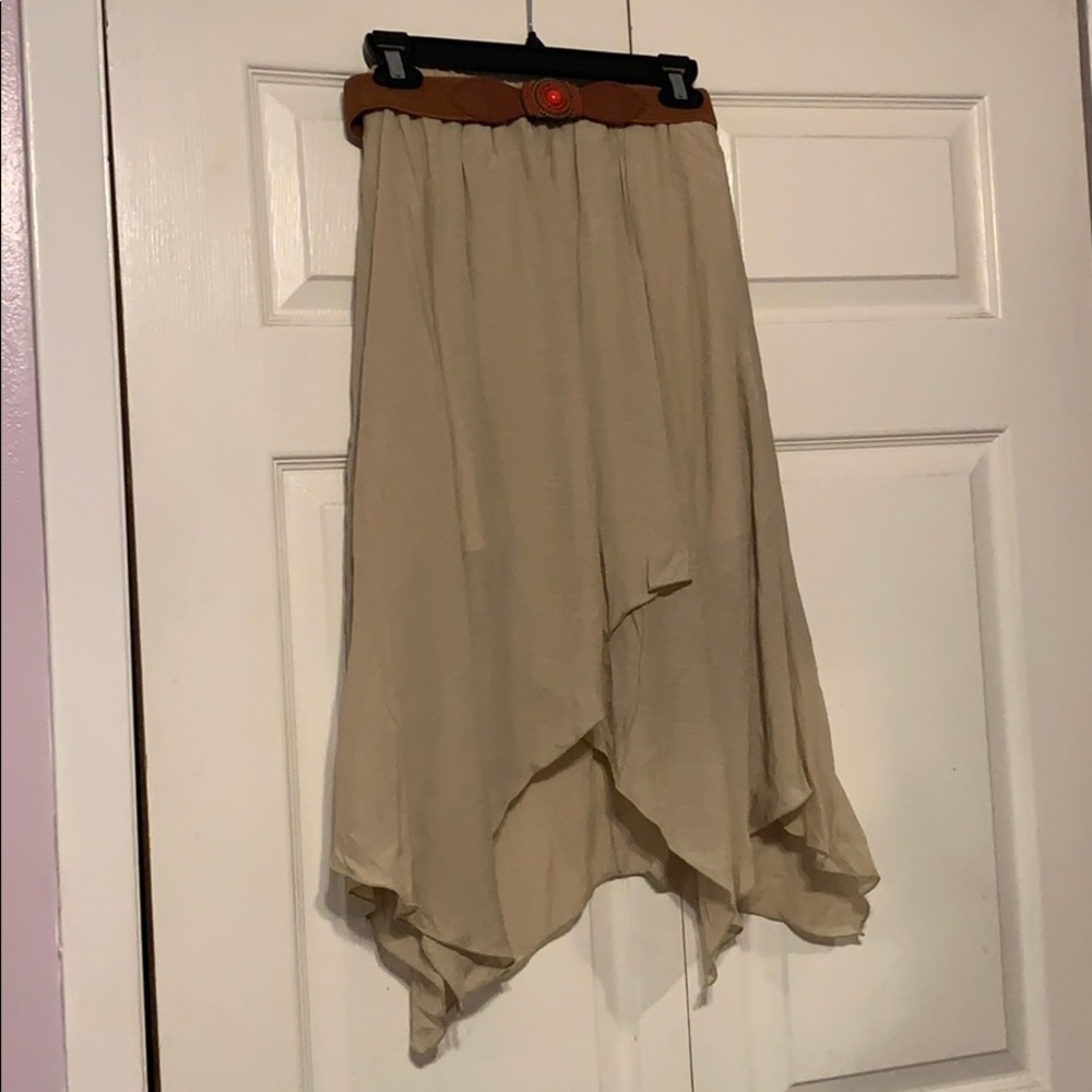 Mid length skirt